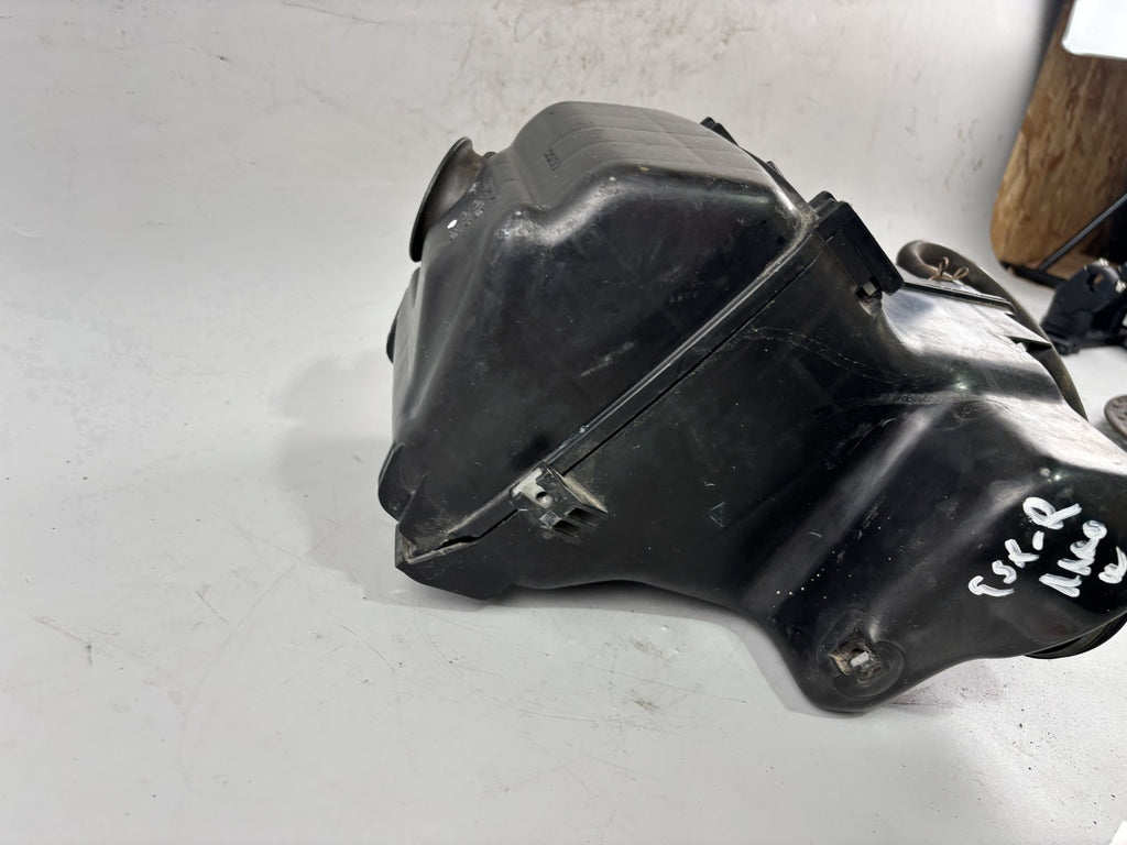 Suzuki GSX-R 1100 W GU75C Luftftilterkasten Airbox Ansaugung Luft Lüftung