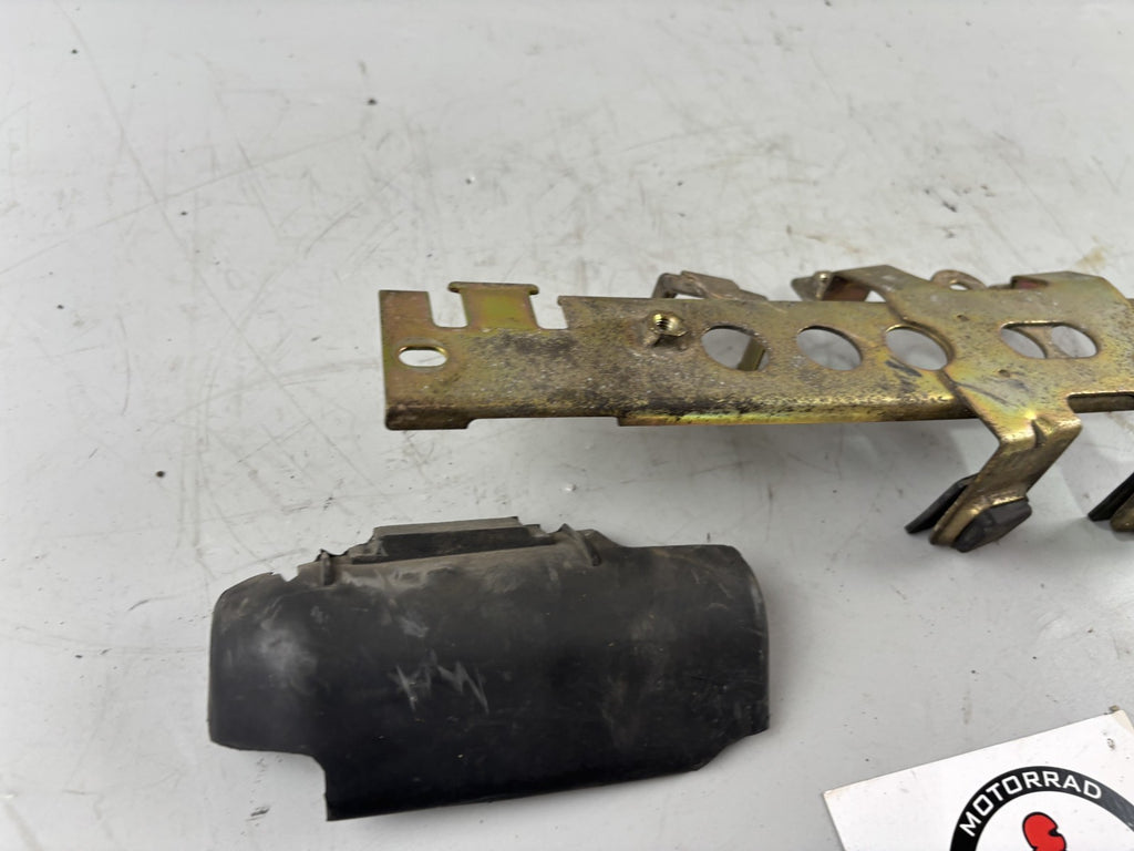 Yamaha FZS600 Fazer RJ02 Zündspulen Halterung Holder Ignition