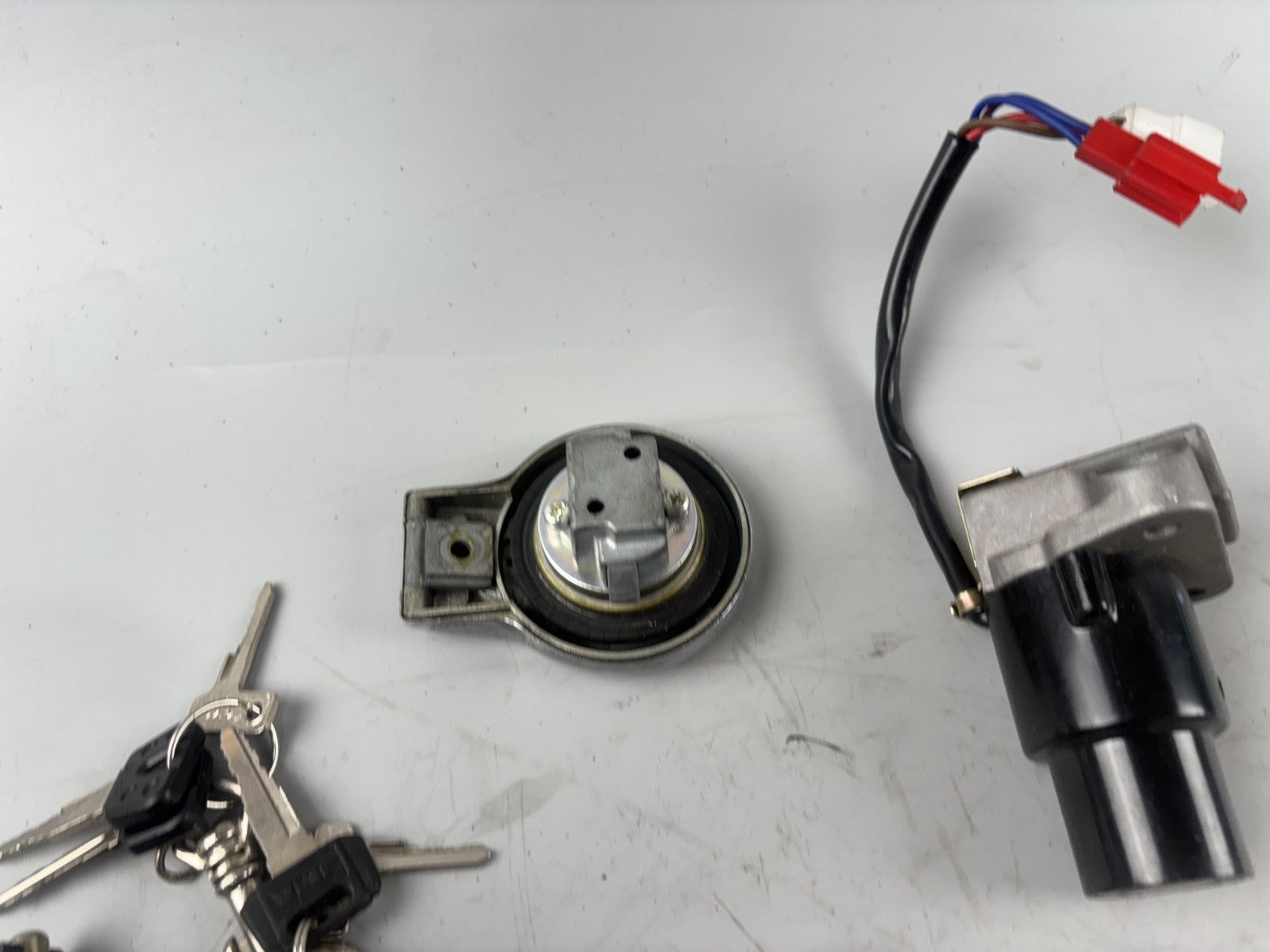 Yamaha XV1100 Virago 3LP Schlosssatz Key Lock Schlüssel Sitz Zündschloss Tank