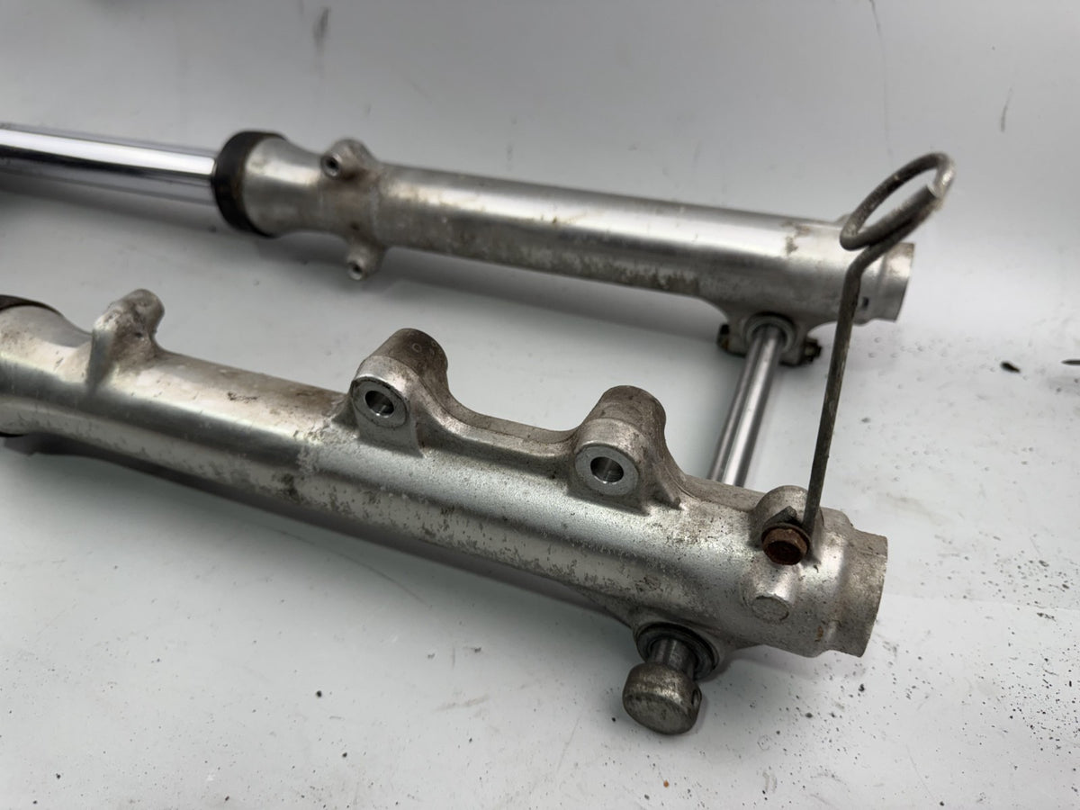 Suzuki GN250 NJ42A Gabel Standrohr Tauchrohr Fork Absorber Shoks Federung