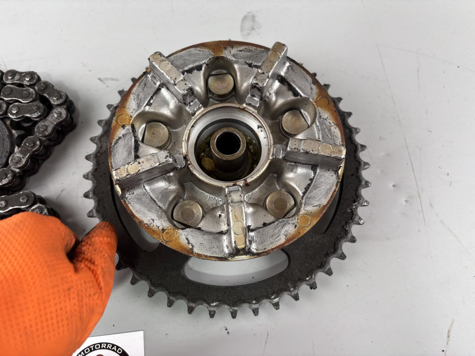 Suzuki GSX 750 F AK11 Kettensatz Kettenkit Chain Ritzel Kettenradträger