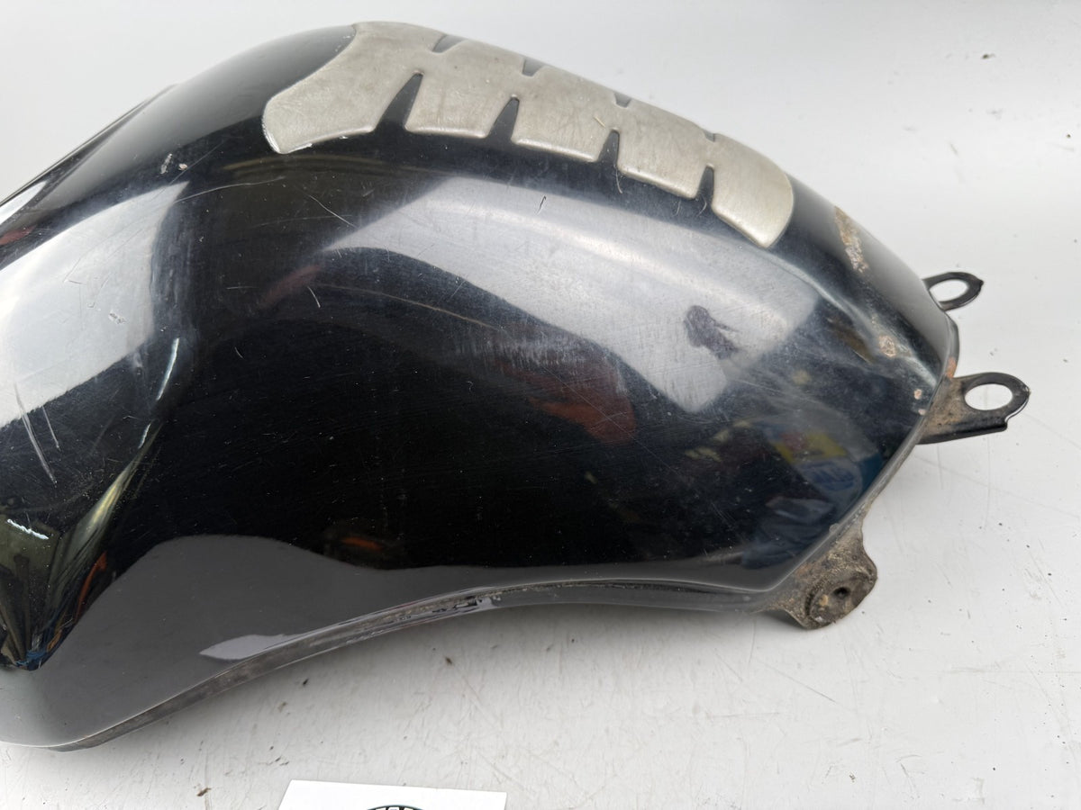 Suzuki GSF600 GN77B Tank Benzintank Kraftstofftank Treibstofftank Fuel Gasoline