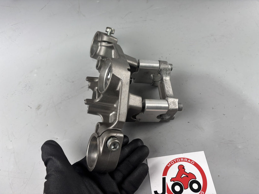 Honda CB 600 F Hornet PC34 Gabelbrücke Bridge Verbindung obere oben