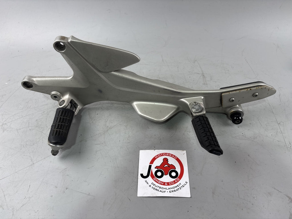 Honda CBF 600 S PC38 Fußrastenanlage Foot hangers links left Halteplatte