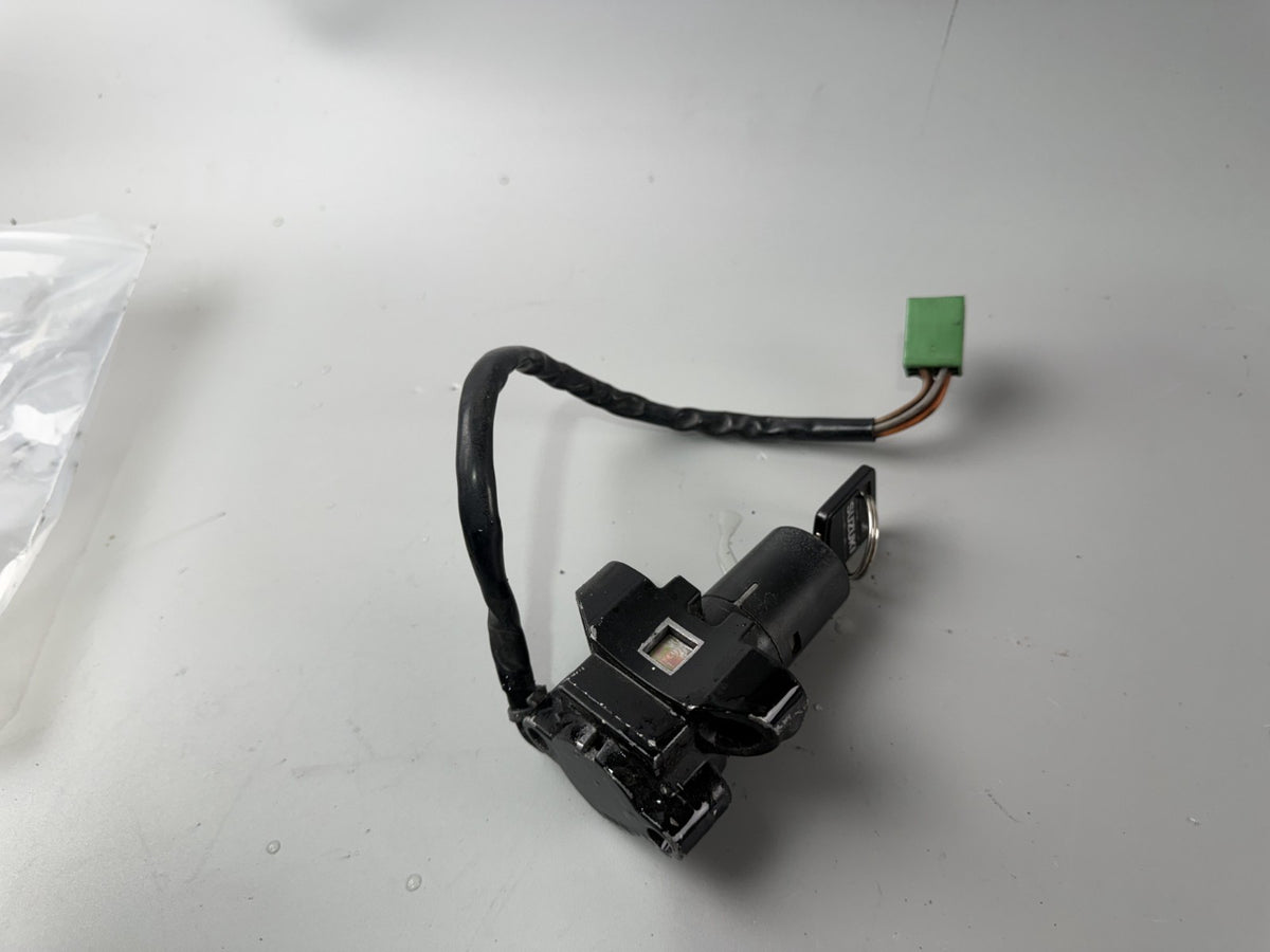 Suzuki GSX - R 1100 GV73C Zündschloss Key Lock Zündung Ignition