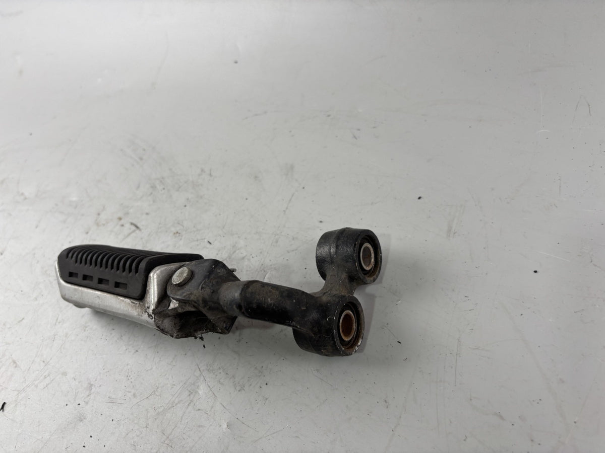 Suzuki VX 800 VS51B Fußraste vorne Foot Step Hangers left links front
