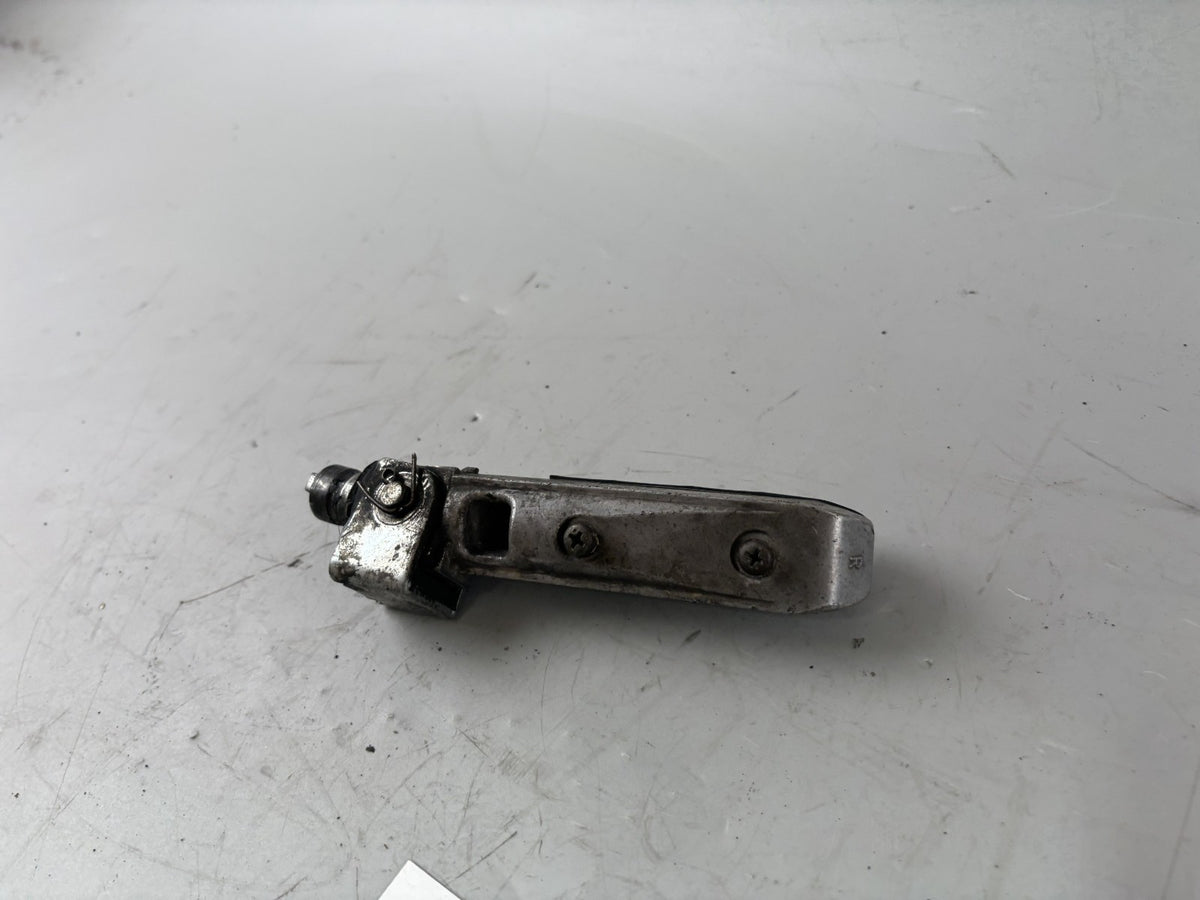 Suzuki GSX-R 1100 W GU75C Fußraste vorne Foot Step Hangers