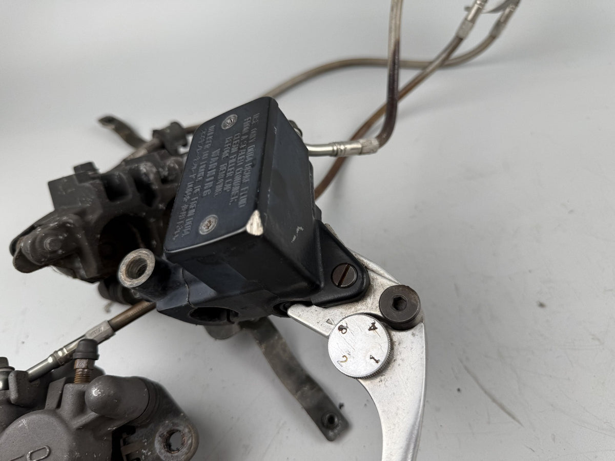 Suzuki GSX750 AE Inazuma Bremse Bremsanlage Brake Sattel Pumpe vorn front