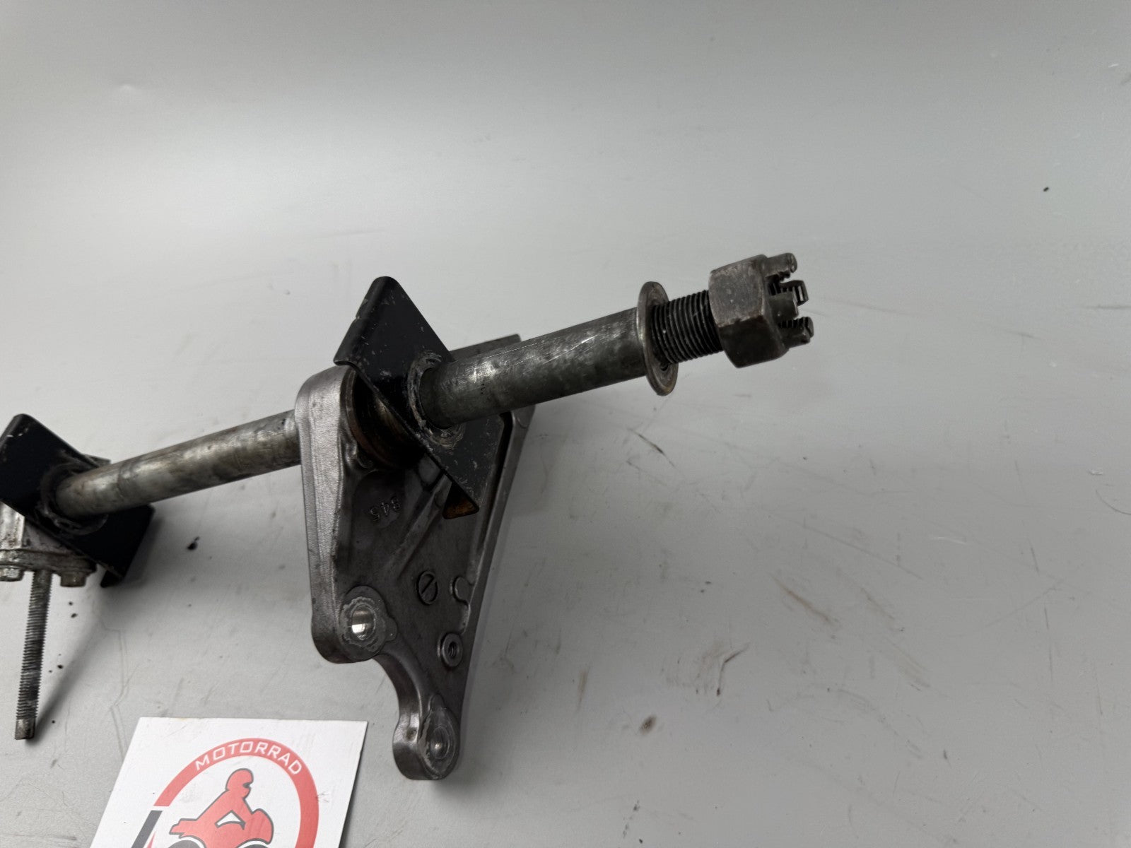 Kawasaki ZR-7 ZR750F Steckachse Achse hinten back Hinterrad