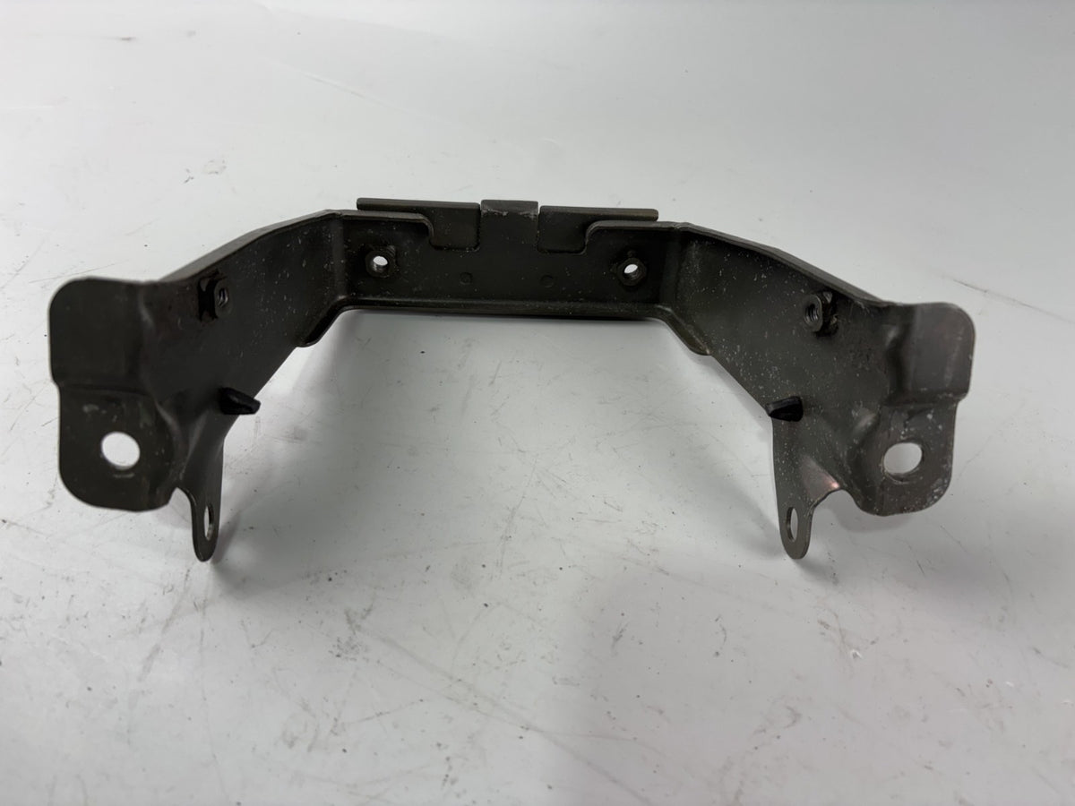 Suzuki GSX 750 F AK11 Halterung Tankhalter Halter Kraftstofftank Befestigung