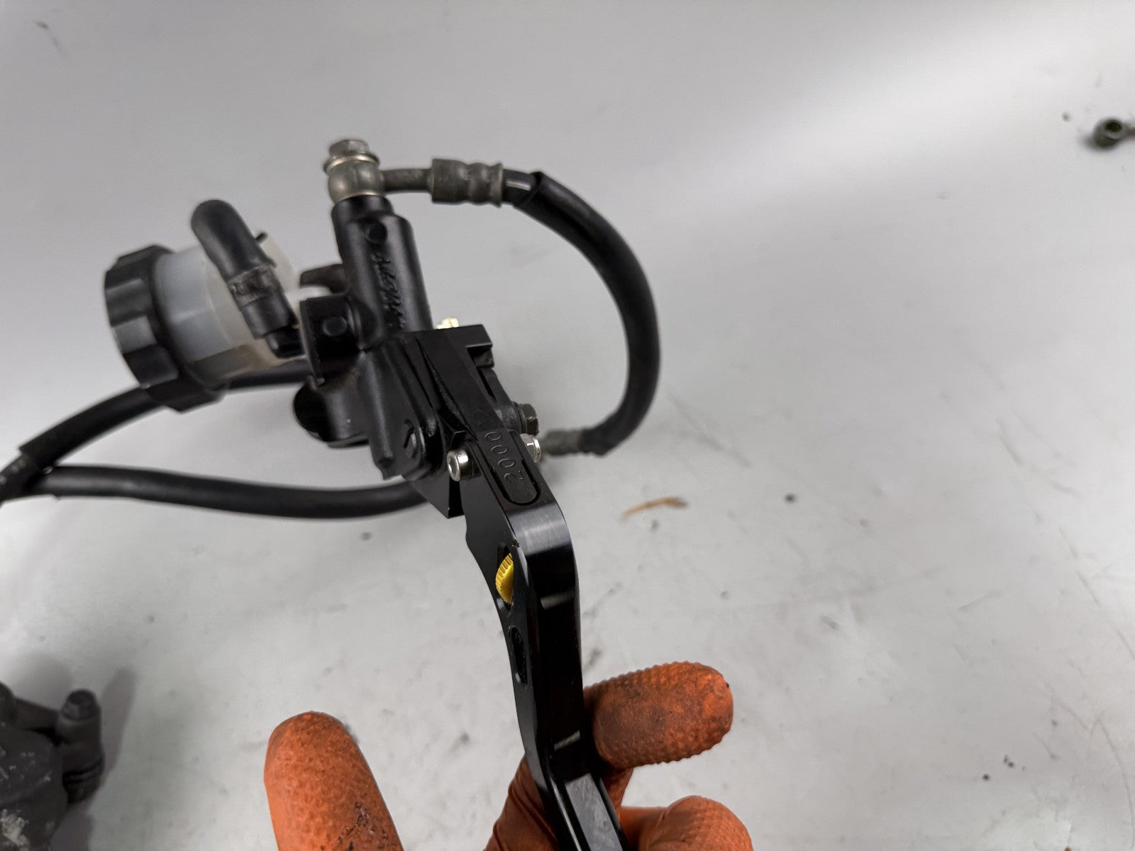 Suzuki SV650 S AV Bremsanlage Bremse Brake front vorne Bremssattel Bremspumpe