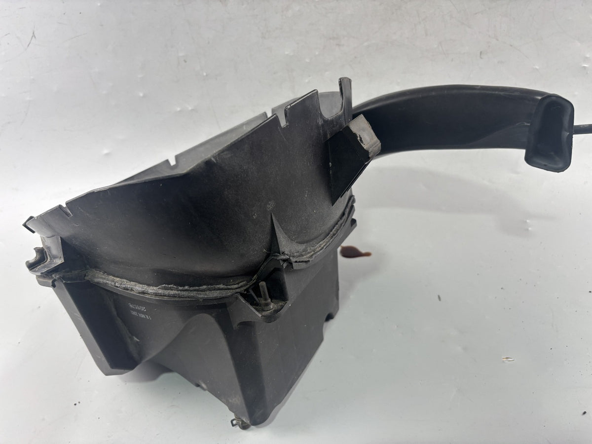BMW F 650 CS Scarver Luftfilterkasten Airbox Ansaugung Zuluft