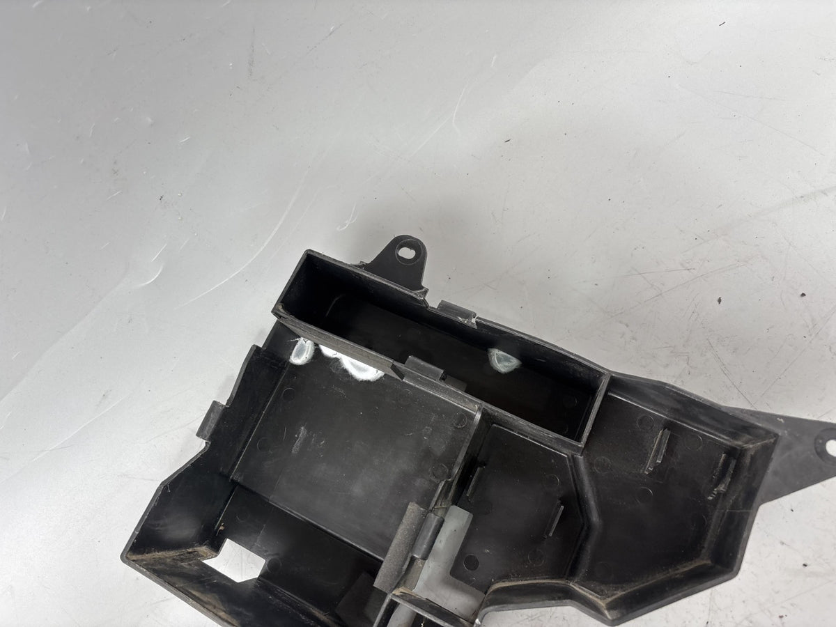 Yamaha YBR 125 RE05 Fach Holder Abdeckung Deckel Verkleidung Plastik
