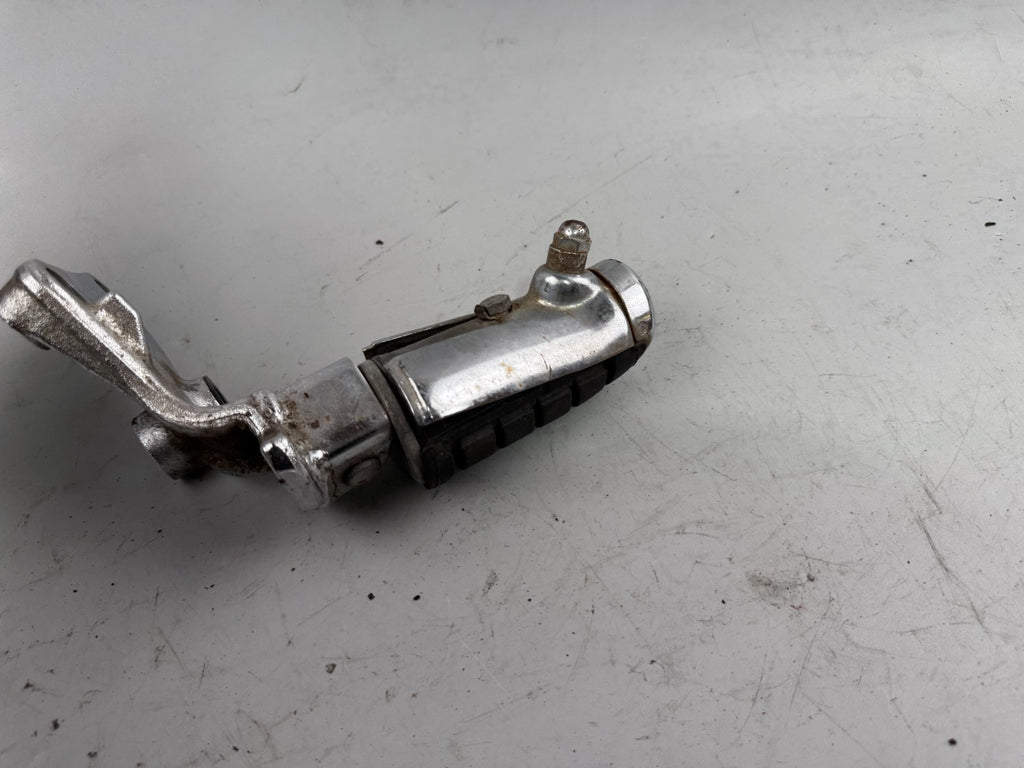 Honda CMX450 Rebell PC17 Fußraste Foot Stp Hangers vorne links left