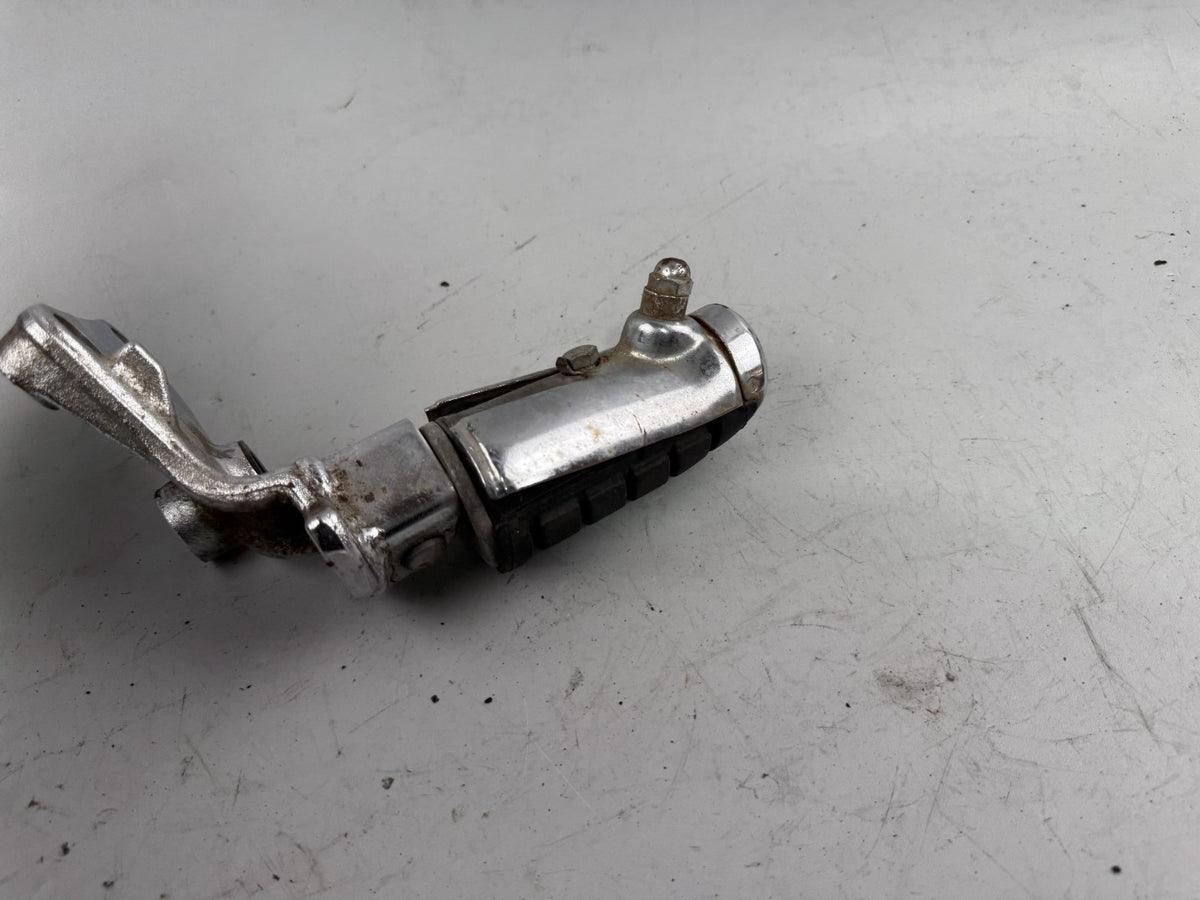 Honda CMX450 Rebell PC17 Fußraste Foot Stp Hangers vorne links left