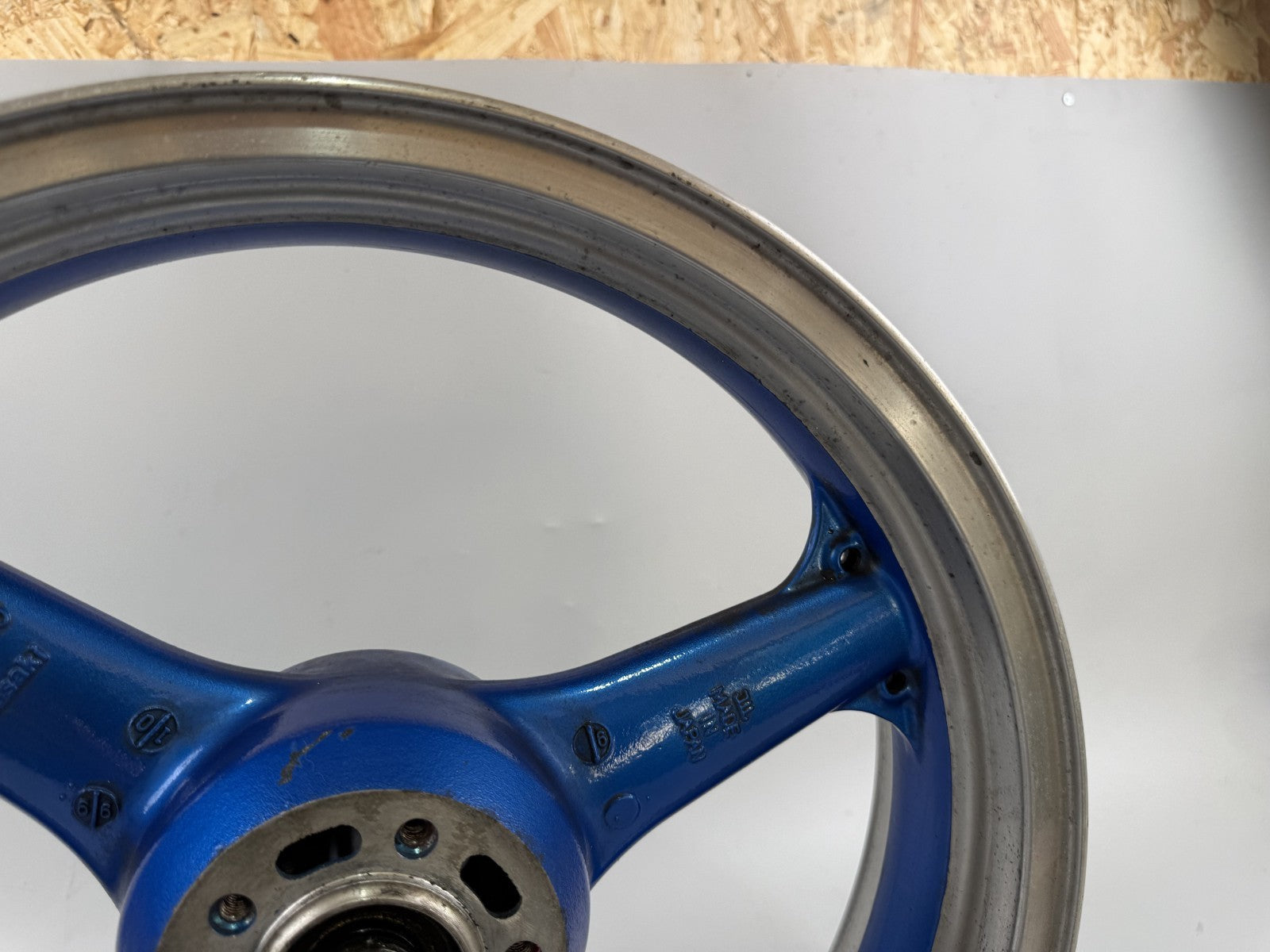Kawasaki ZR-7 ZR750F Vorderradfelge Rim vorne front Rad