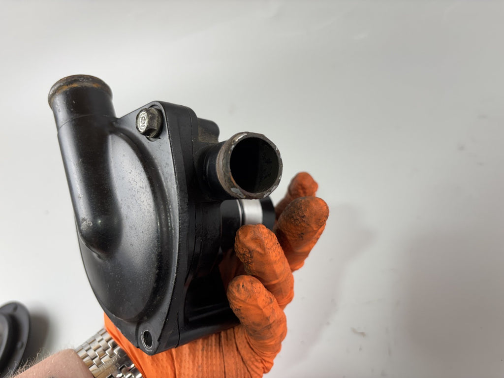 Triumph Daytona 955 T 595 Wasserpumpe Waterpump Liquid Motor Engine