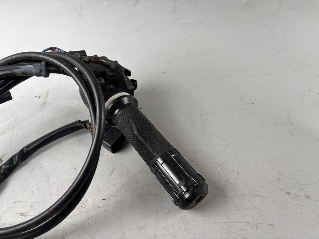 Suzuki GSX 750 AE Inazuma Lenkerschalter rechts right Handlebar Choke Switch