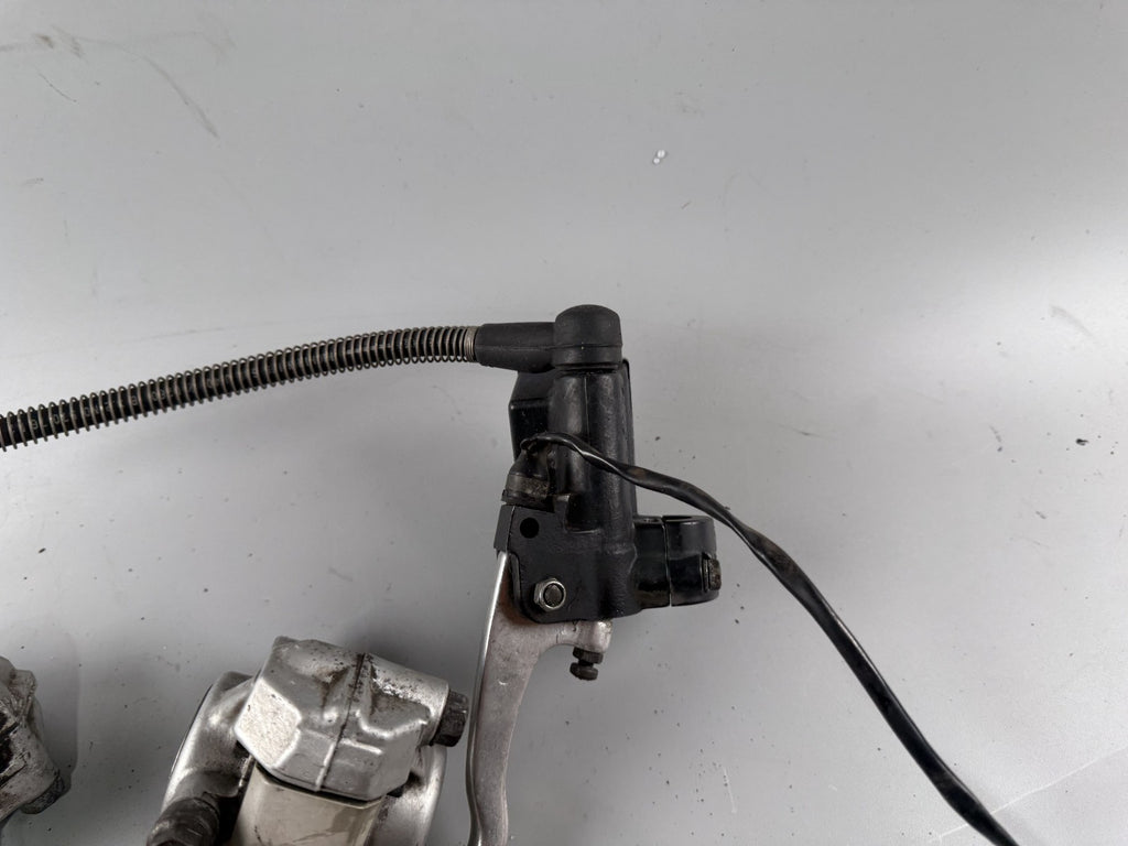 Yamaha XV1100 Virago 3LP Bremsanlage Brake Bremse Satttel Pumpe Flex front