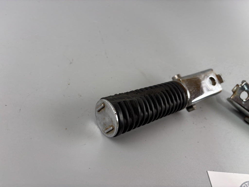 Honda CX500 C PC01 Güllepumpe Soziusfußrasten Fußraste Foot Hangers rechts links