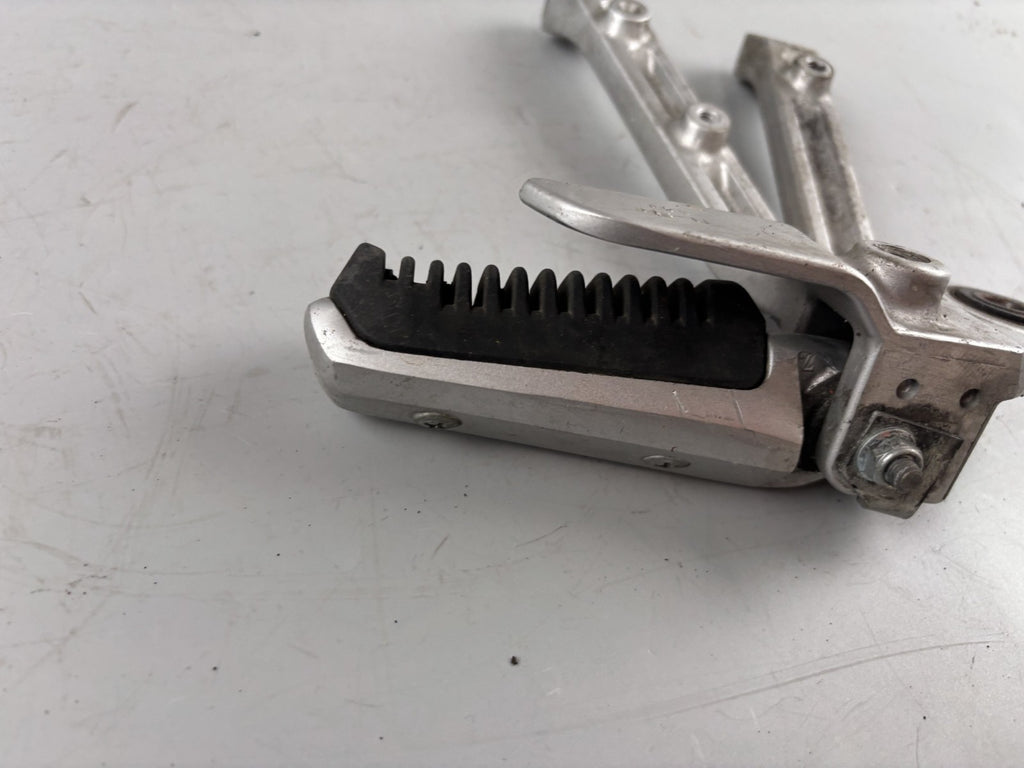 Suzuki VX 800 VS51B Soziusfußrasten Beifahrer Fußraste Step Hangers Foot