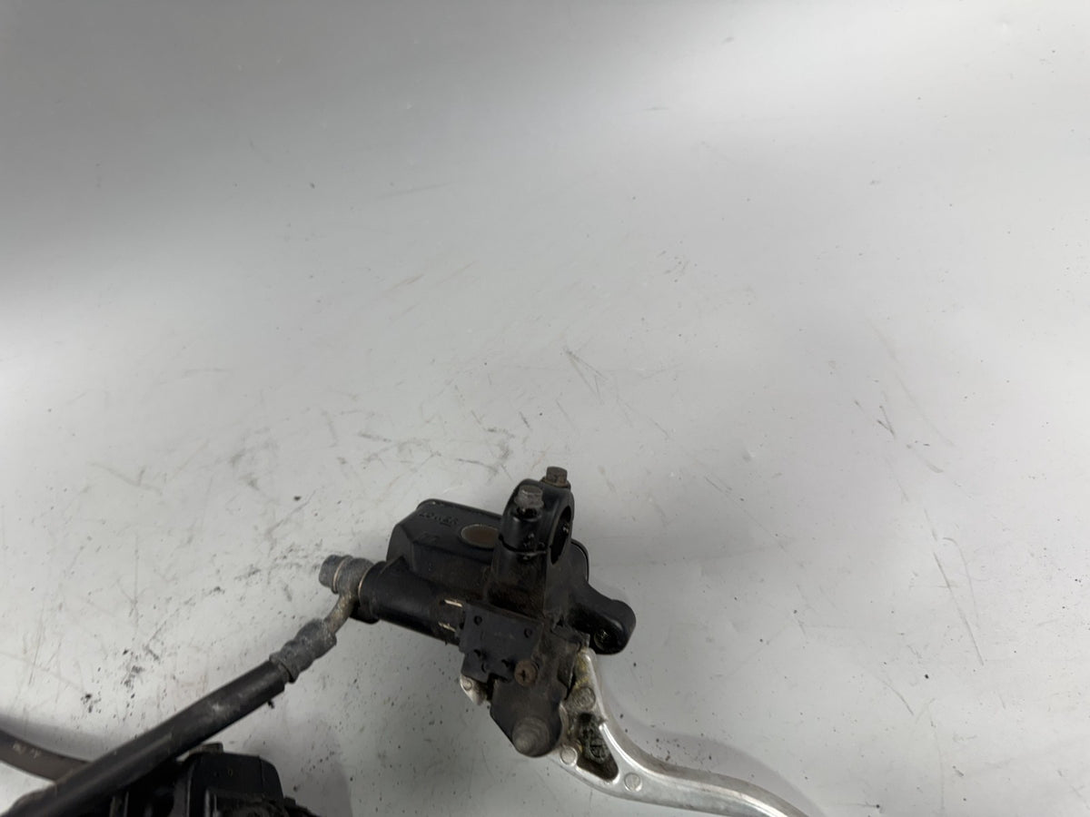 Honda CB500 PC26 Bremsanlage Brake Breme vorne front Sattel Pumpe