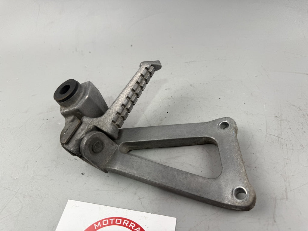 Kawasaki ZR 7 ZR750F Soziusfußraste hinten back Beifahrer rechts right