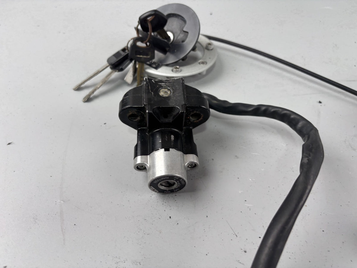 Suzuki GSF600 GN77B Schlosssatz Zündschloss Sitzbankschloss Key Lock