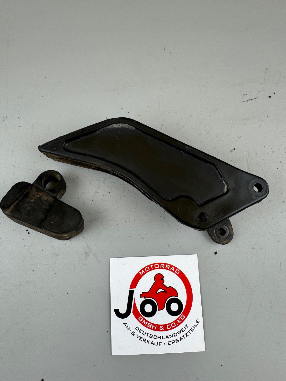 Suzuki DR 125 SF44A Kettenführung Kettenschleifer Kette Chain
