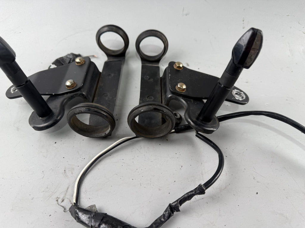 Suzuki GS 500 E GM 51 B Blinkerhalter Scheinwerferhalter Blinker Scheinwerfer