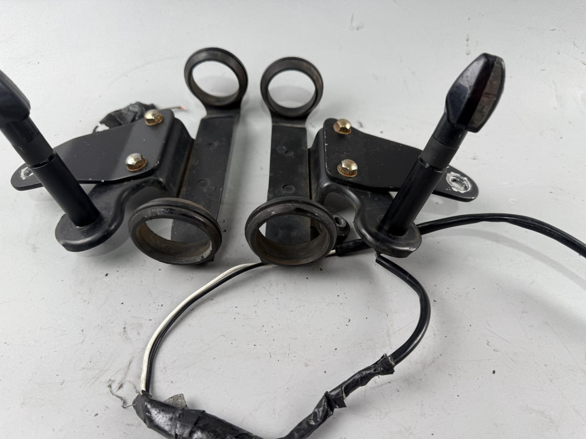 Suzuki GS 500 E GM 51 B Blinkerhalter Scheinwerferhalter Blinker Scheinwerfer