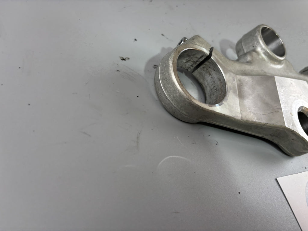 Triumph Daytona 955 T 595 Gabelbrücke Verbindung oben Head