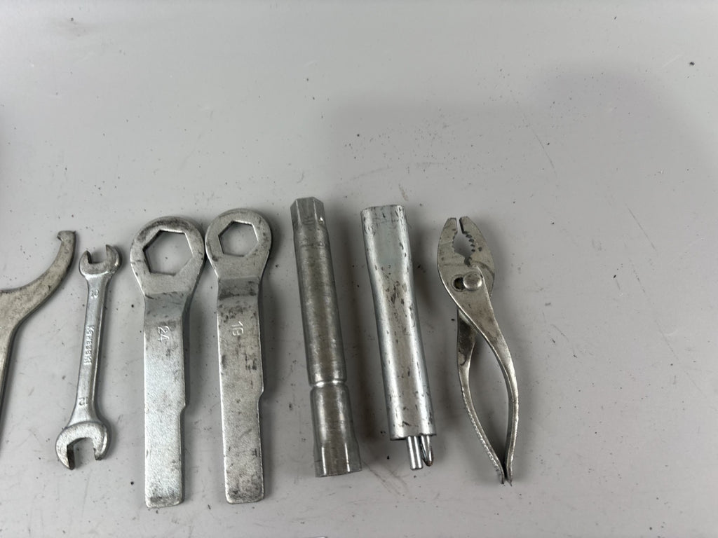 Kawasaki ZZR600D ZX600D Werkzeugbox Bordwerkzeug Tools