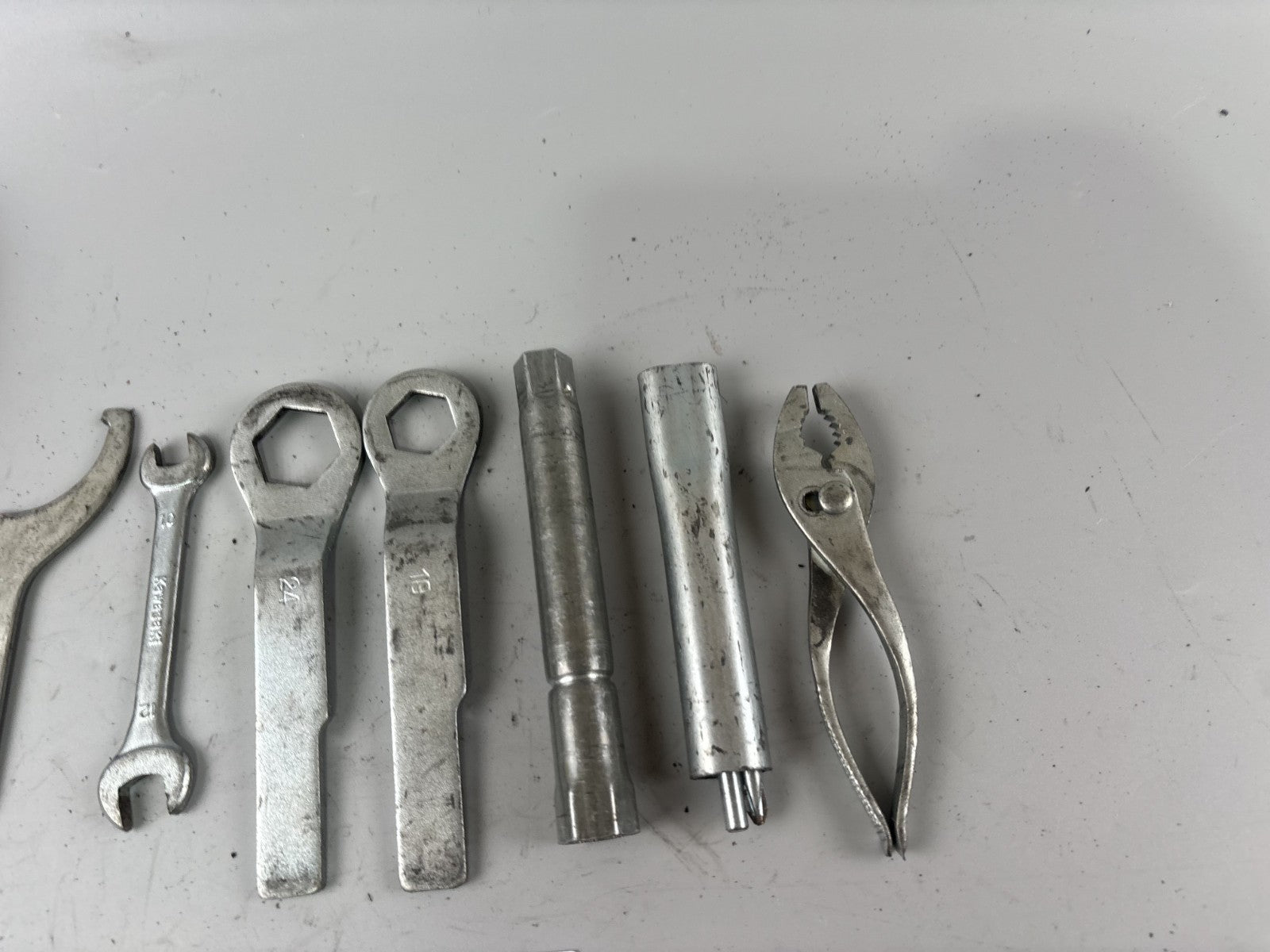 Kawasaki ZZR600D ZX600D Werkzeugbox Bordwerkzeug Tools