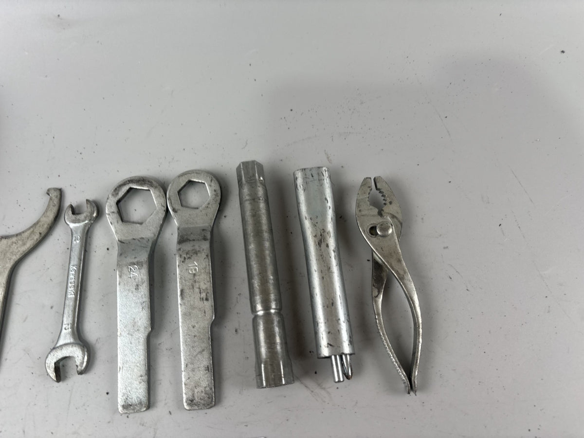 Kawasaki ZZR600D ZX600D Werkzeugbox Bordwerkzeug Tools