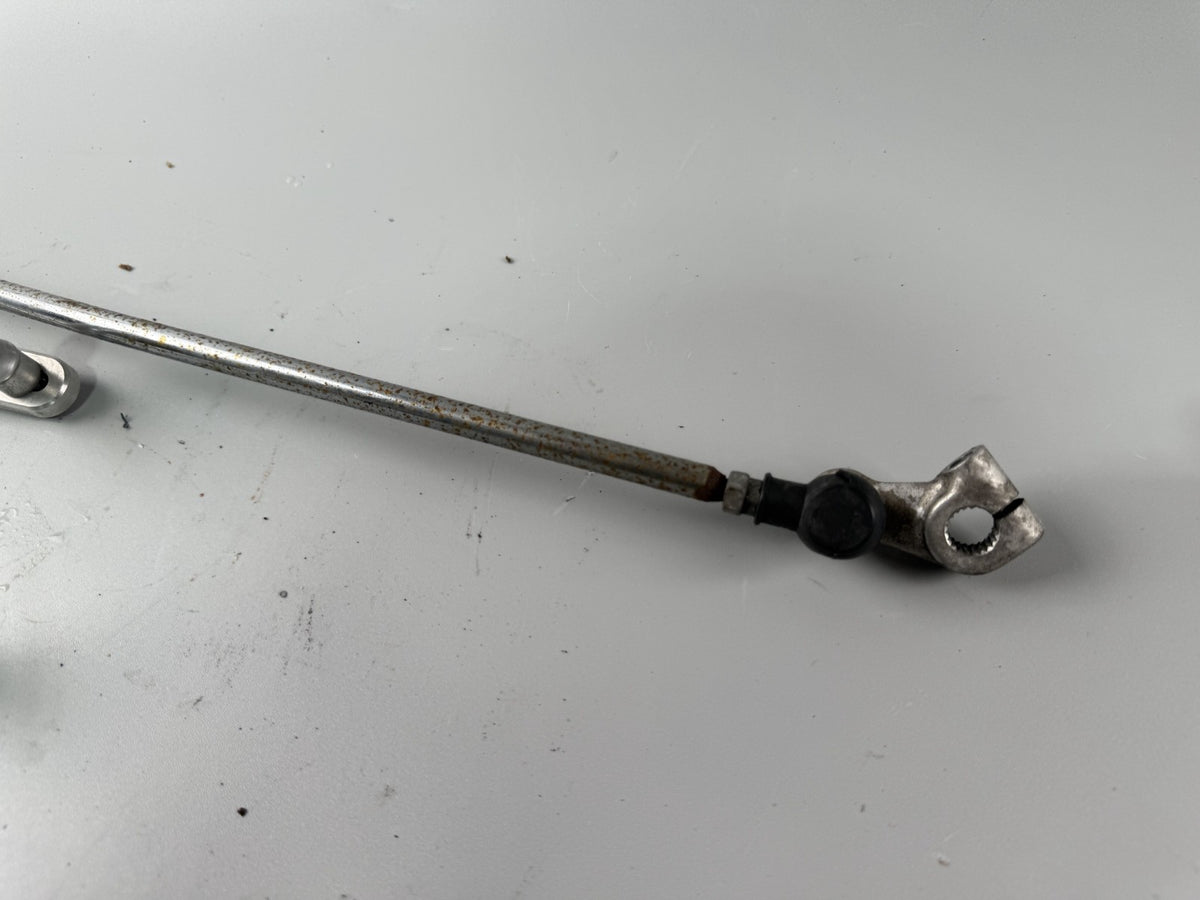 Suzuki GSX - R 1100 GV73C Schaltgestänge Bremspedal Fußhebel Brake Switch Step