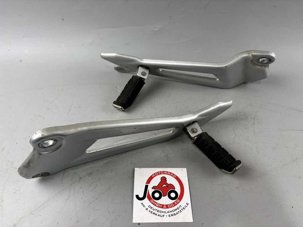 Yamaha YBR 125 RE05 Fußrastenanlage Fußraste rechts links Steps Hangers Halter