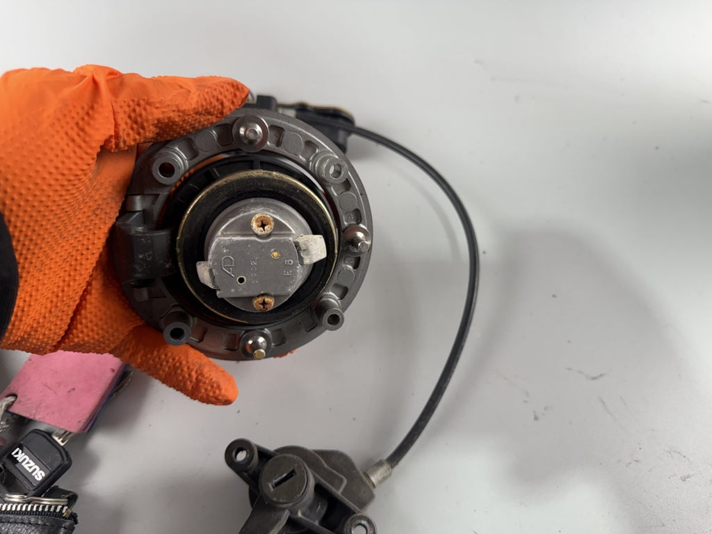 Suzuki GSF600 GN77B Bandit Schlosssatz Zündschloss Sitzbankschloss Key Lock