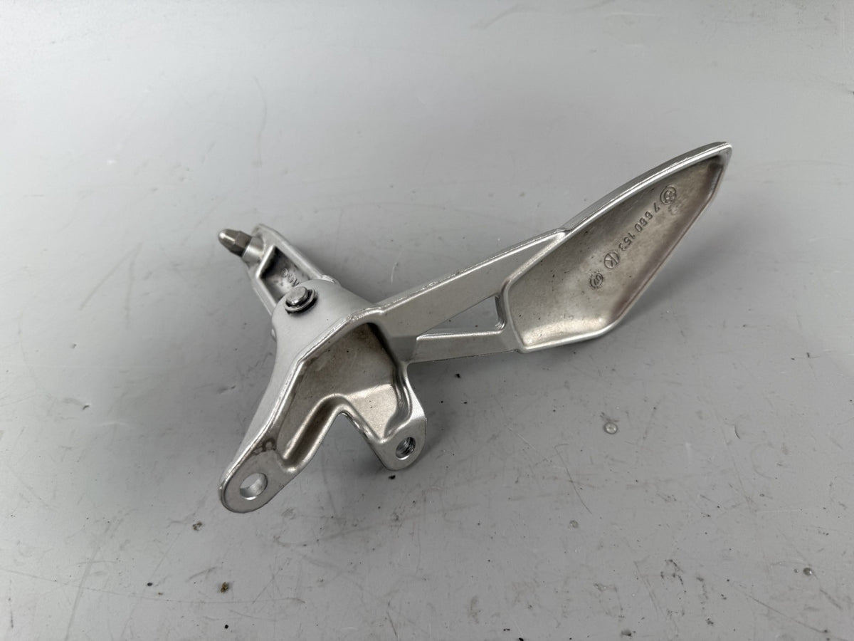 BMW K 1200 S K40 Fußraste vorn links Foot Step Hangers Fußrastenanlage left