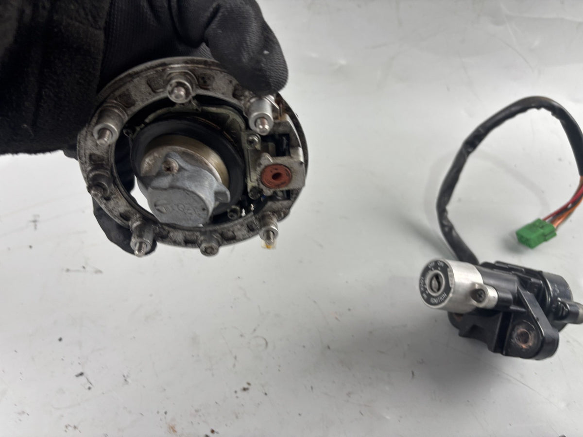 Suzuki GSX 1200 A3 Inazuma Schlosssatz Key Lock Sitzbankschloss tankschloss