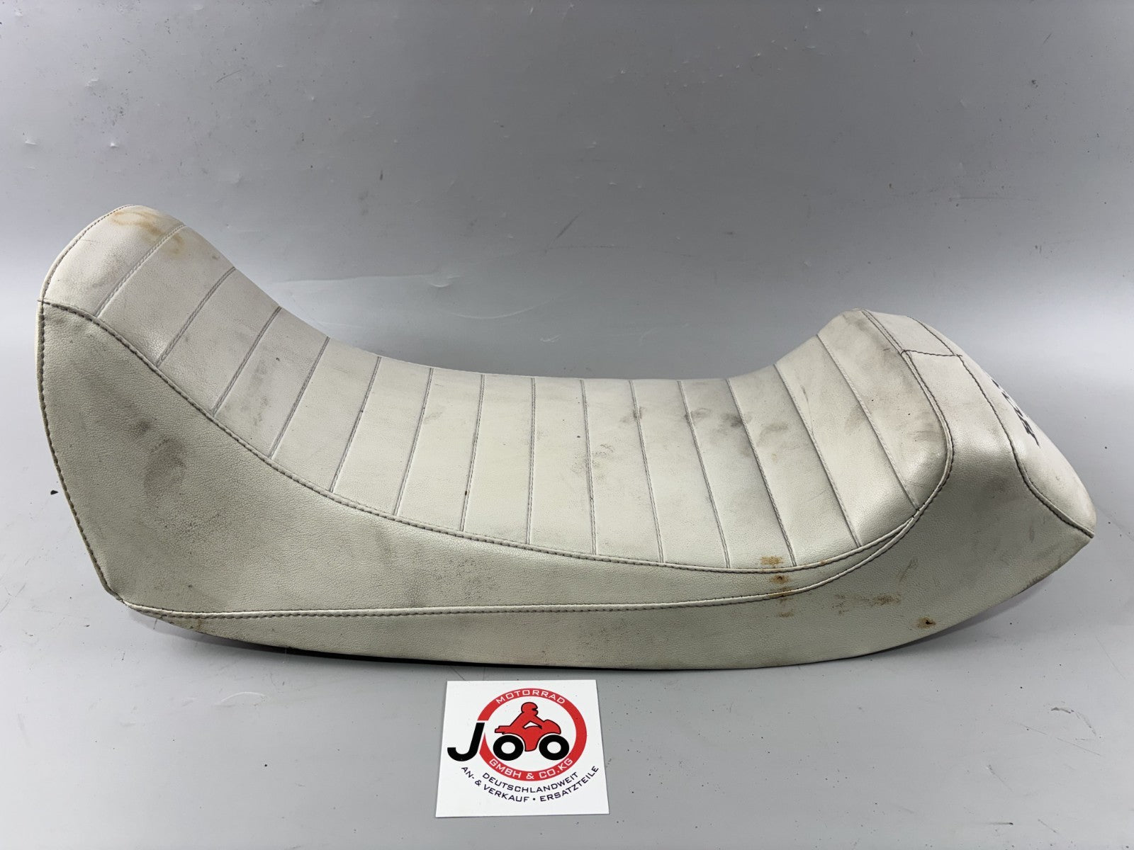 Honda VF 750 F RC15 Sitzbank Seat Sitz Sitzkissen Giuliari Weiß