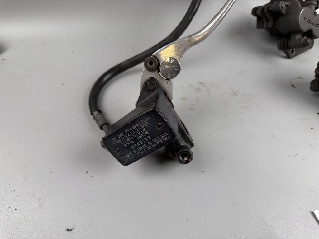 Suzuki GSX 750 AE Inazuma Bremse Bremsanlage Brake Sattel Pumpe vorn front