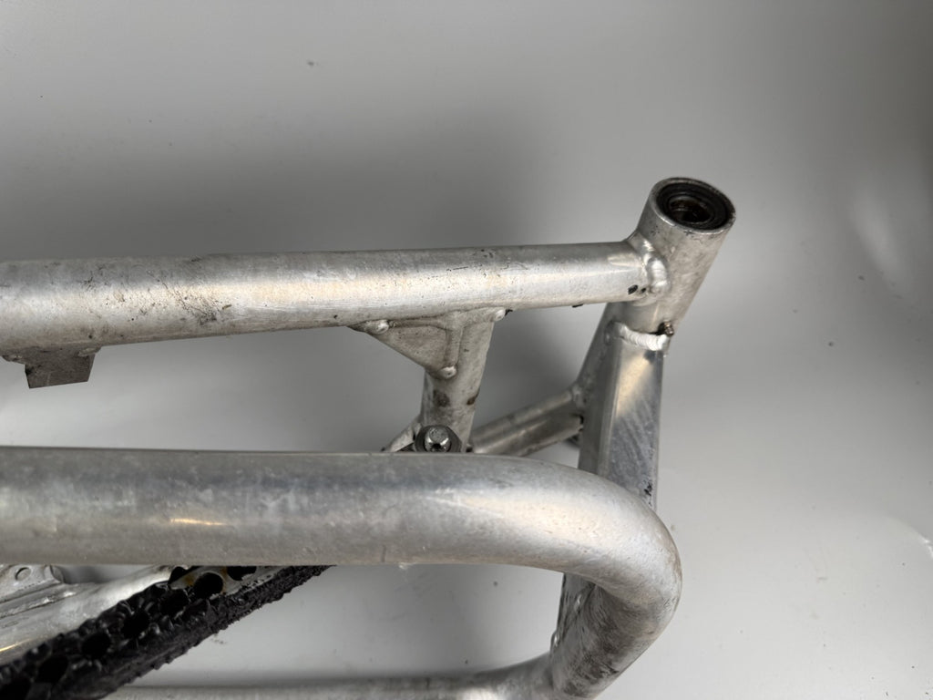 Kawasaki ZRX 1100 ZRT10C Schwinge Schwingenarm Swing Aufhängung