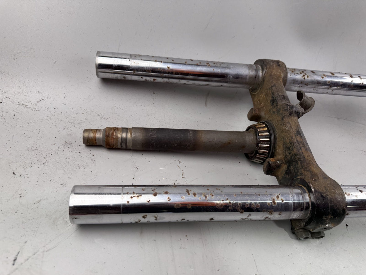 Suzuki GN250 NJ42A Gabel Standrohr Tauchrohr Fork Absorber Shoks Federung