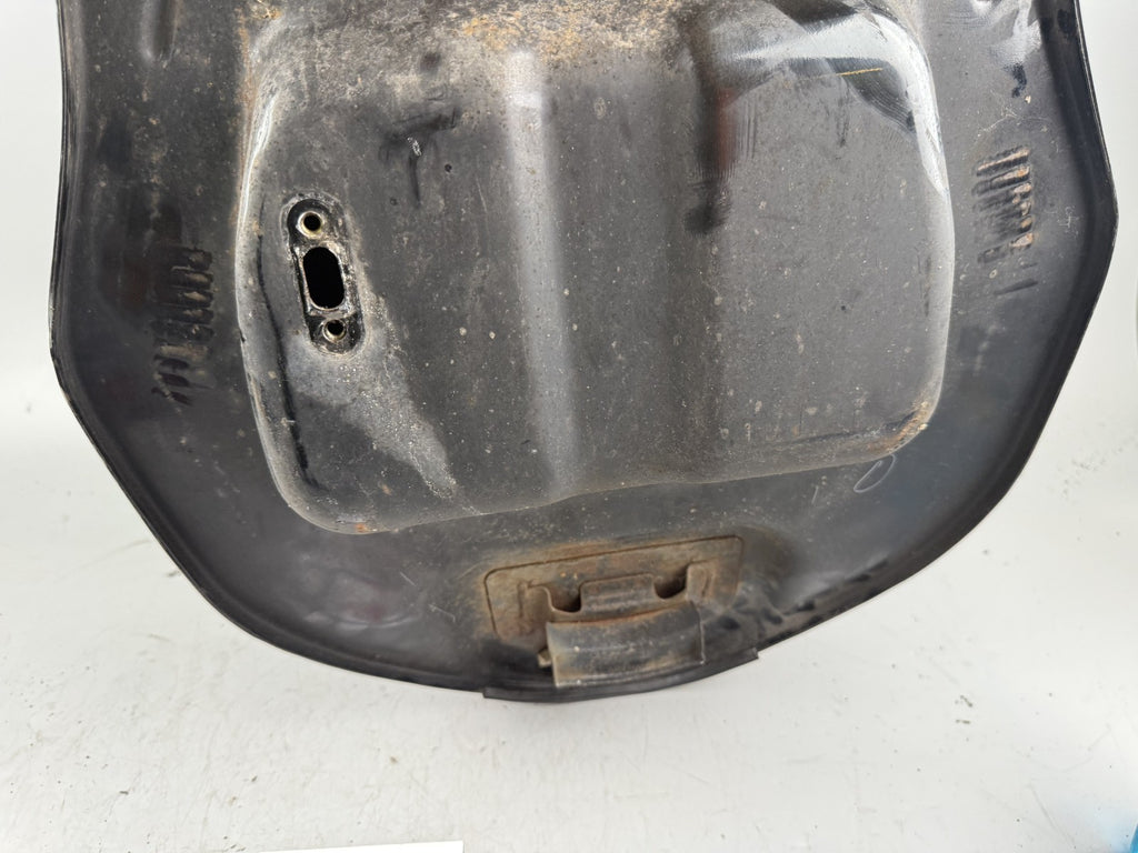Suzuki GSF600 GN77B Tank Benzintank Kraftstofftank Treibstofftank Fuel Gasoline