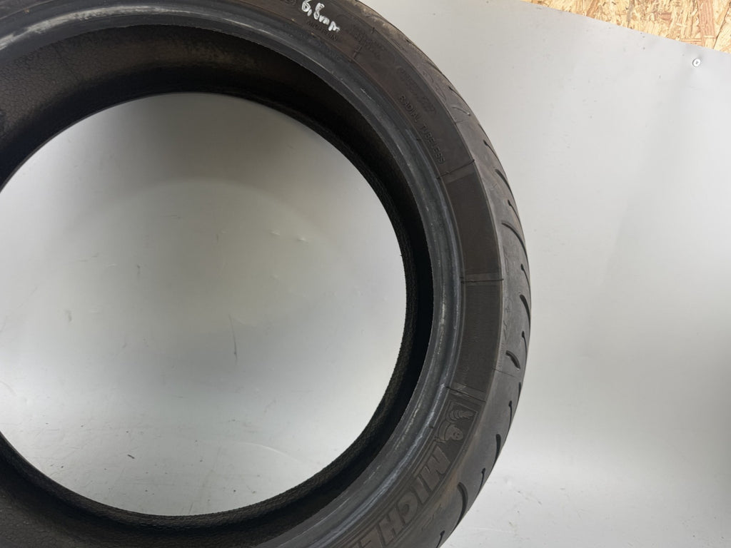 Motorrad Reifen Wheel 180/55 ZR17 Michelin Pilot Road 42/2024 DOT 6,8mm