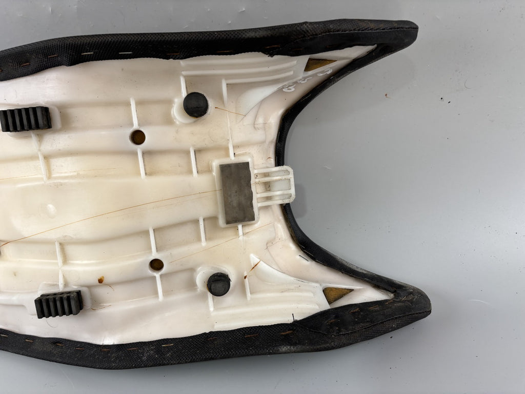 Suzuki GS 500 EU GM51B Sitzbank Seat Sitz Kissen Bezug