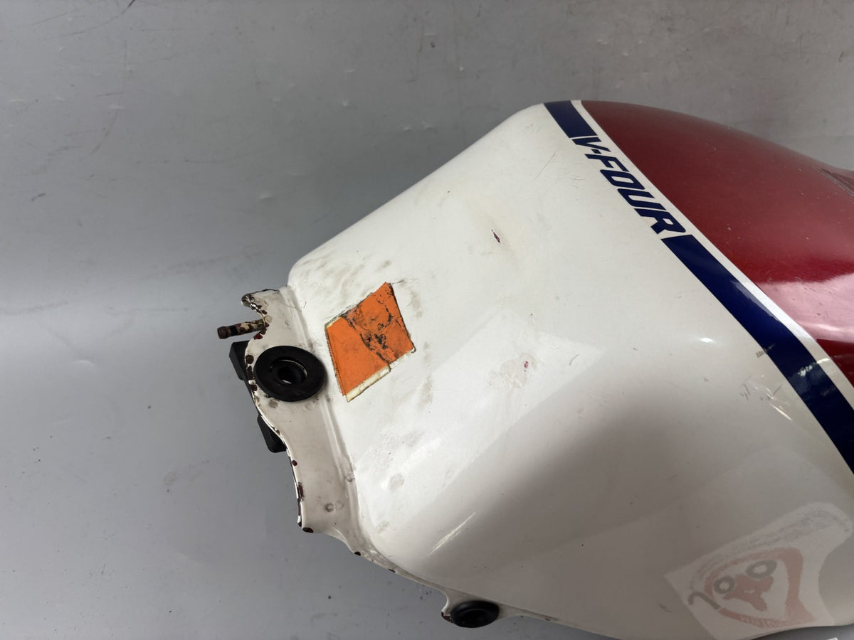 Honda VF 750 F RC15 Tank Treibstoff Kraftstoff Fuel Gas Gasoline Benzintank