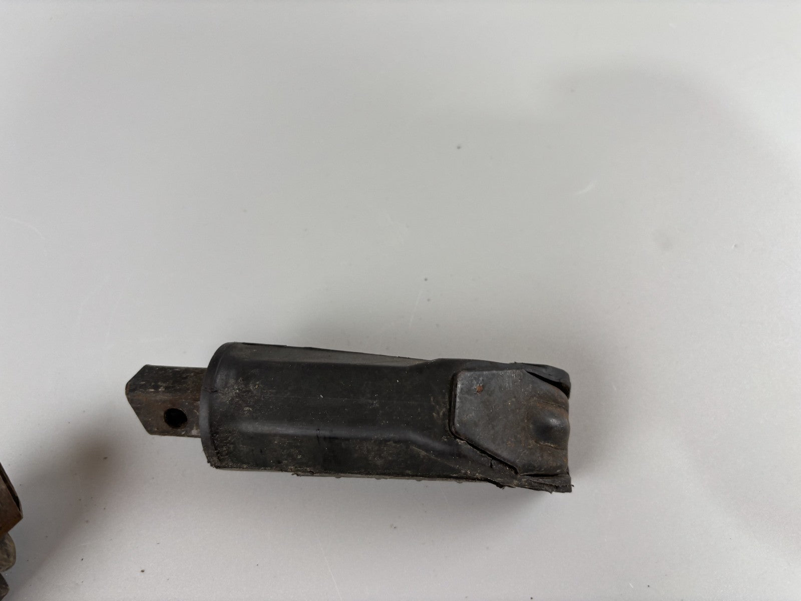 Suzuki GS 500 EU GM51B Soziusfußrasten Beifahrer Steps Hangers