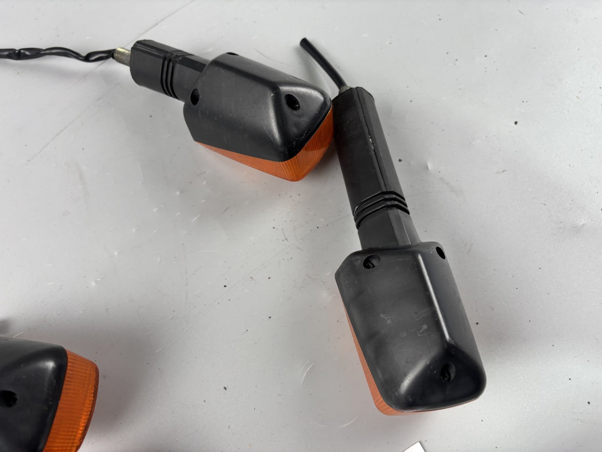 Suzuki GSF600 GN77B Blinkerset Blinkerpaar Turn Signal Lighters vorne hinten